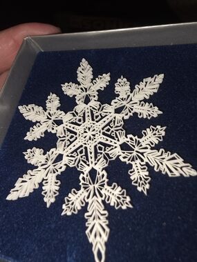 Collectable Opelle Glass Snowflake - White